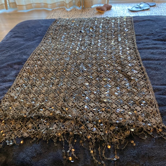 Accessories - Sparkly Shaw